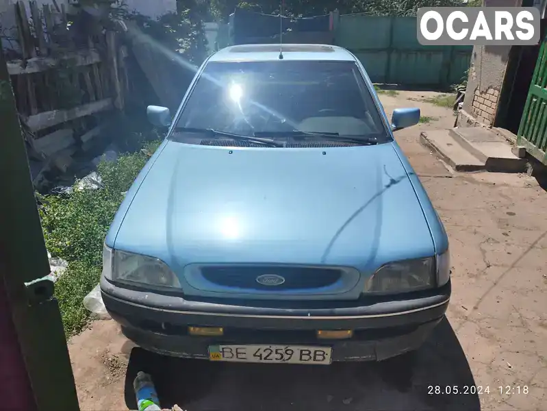 Седан Ford Escort 1993 1.6 л. Ручна / Механіка обл. Донецька, Краматорськ - Фото 1/4