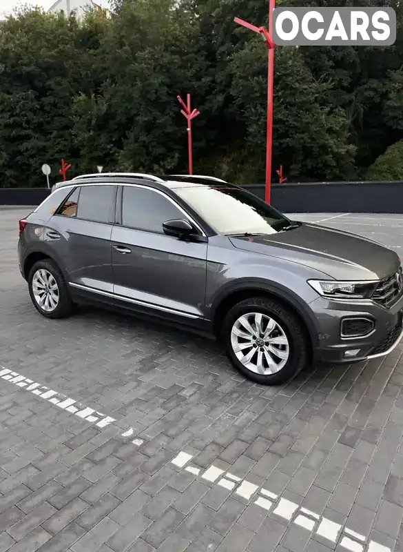 Позашляховик / Кросовер Volkswagen T-Roc 2021 1.5 л. Автомат обл. Київська, Київ - Фото 1/16