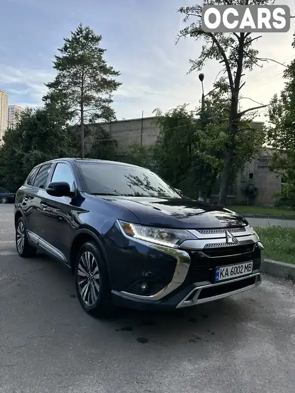 Внедорожник / Кроссовер Mitsubishi Outlander 2019 2.36 л. Автомат обл. Киевская, Киев - Фото 1/21