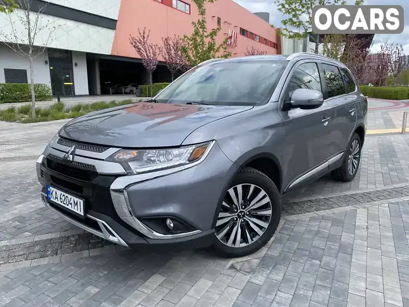 Внедорожник / Кроссовер Mitsubishi Outlander 2020 2.36 л. Вариатор обл. Киевская, Киев - Фото 1/22