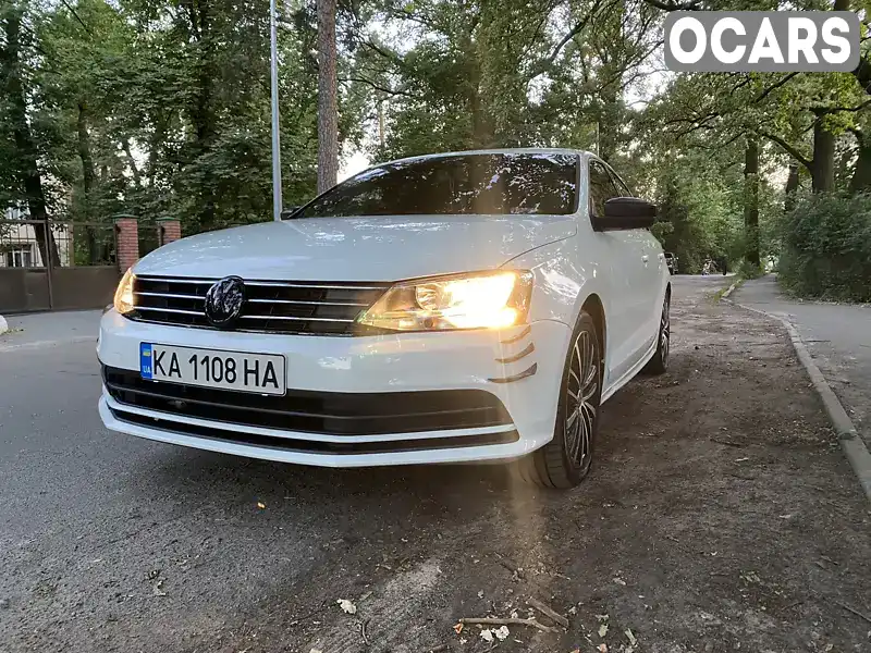 Седан Volkswagen Jetta 2017 1.8 л. Автомат обл. Киевская, Киев - Фото 1/16