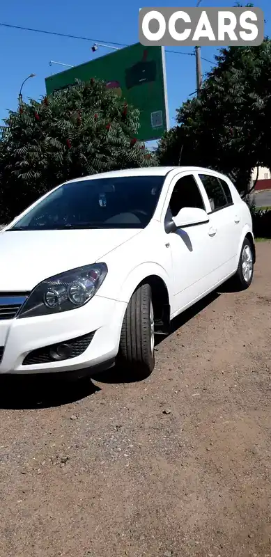 Хетчбек Opel Astra 2013 1.6 л. Автомат обл. Черкаська, Черкаси - Фото 1/20