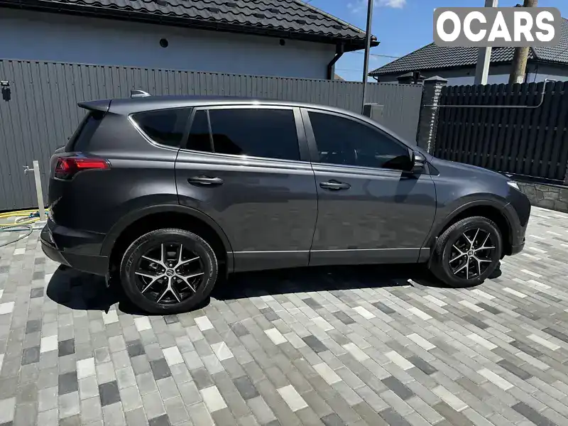 Внедорожник / Кроссовер Toyota RAV4 2017 1.99 л. Вариатор обл. Полтавская, Полтава - Фото 1/10