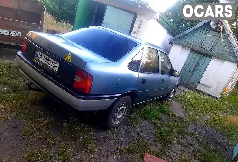 Седан Opel Vectra 1988 1.6 л. Ручна / Механіка обл. Кіровоградська, Мала Виска - Фото 1/12