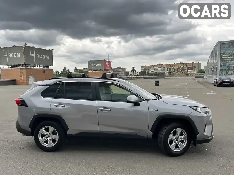 Позашляховик / Кросовер Toyota RAV4 2020 2.5 л. Варіатор обл. Київська, Київ - Фото 1/19