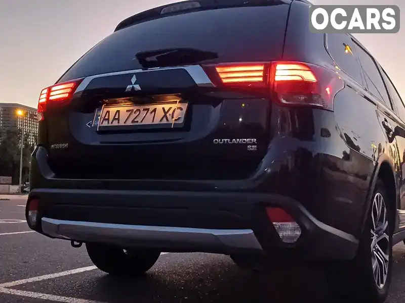 Внедорожник / Кроссовер Mitsubishi Outlander 2017 2.36 л. Вариатор обл. Киевская, Киев - Фото 1/9