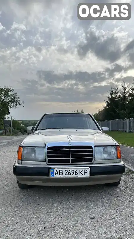 Седан Mercedes-Benz E-Class 1986 2 л. Ручная / Механика обл. Винницкая, Тульчин - Фото 1/12