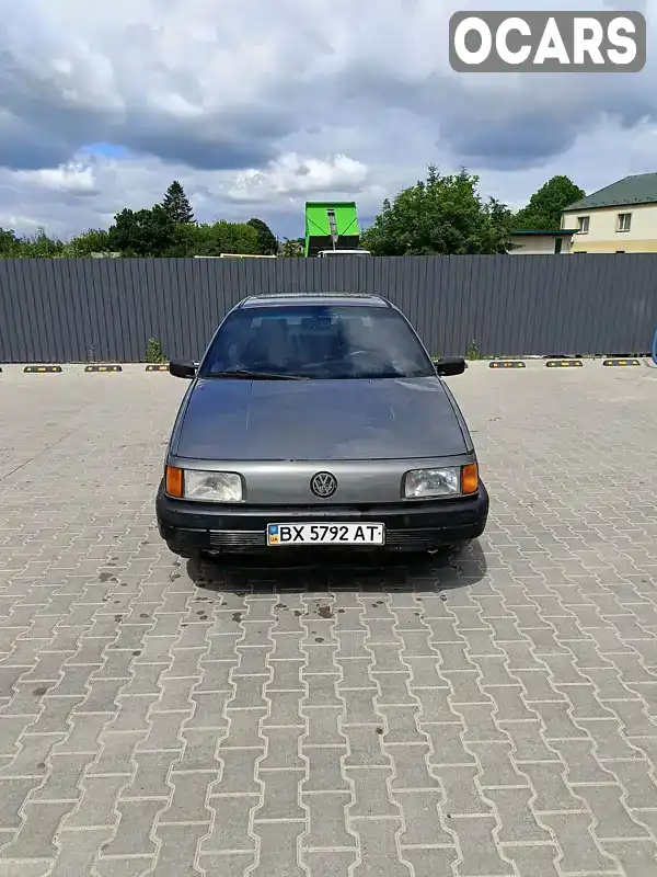 Седан Volkswagen Passat 1988 1.6 л. Ручная / Механика обл. Тернопольская, Лановцы - Фото 1/21