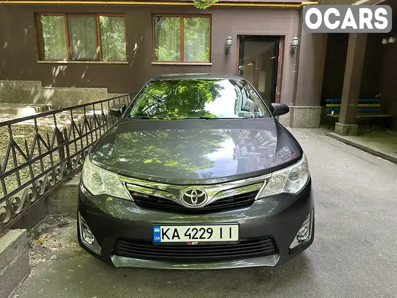 Седан Toyota Camry 2013 2.5 л. Автомат обл. Киевская, Киев - Фото 1/7