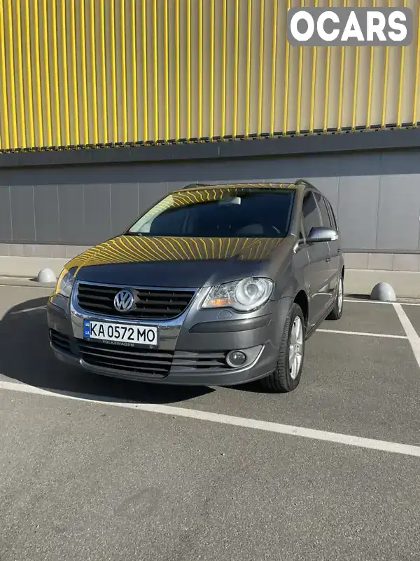 Минивэн Volkswagen Touran 2007 1.9 л. Ручная / Механика обл. Киевская, Киев - Фото 1/21