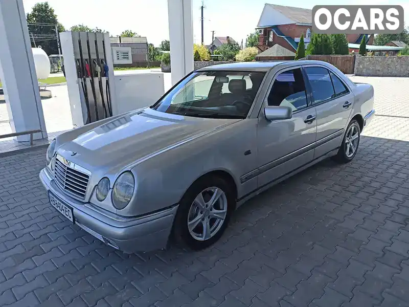 Седан Mercedes-Benz E-Class 1999 2 л. Ручная / Механика обл. Винницкая, Калиновка - Фото 1/12