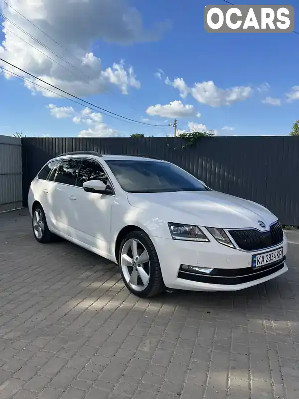 Универсал Skoda Octavia 2018 2 л. Автомат обл. Черкасская, Умань - Фото 1/17