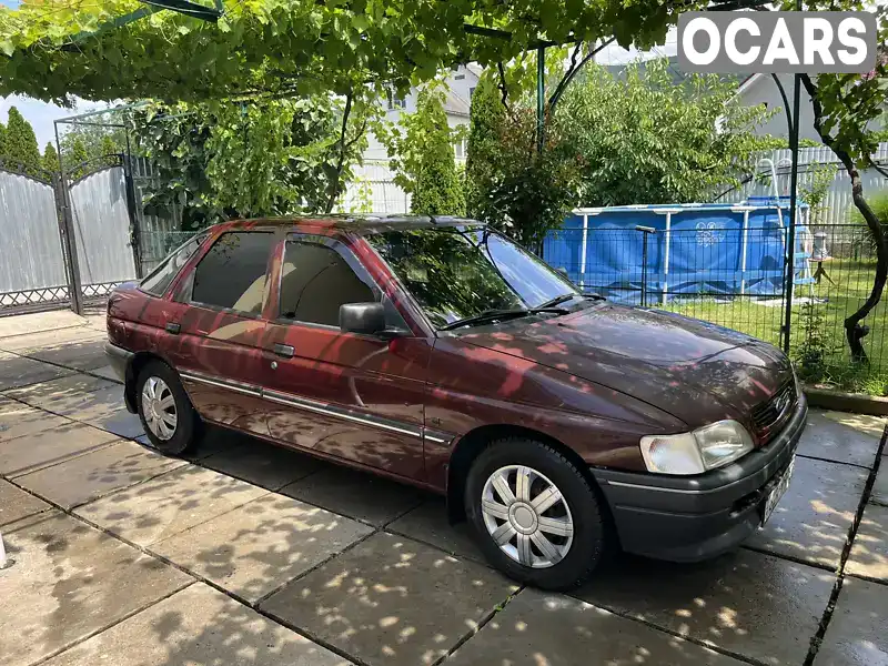 Седан Ford Escort 1994 1.4 л. Ручная / Механика обл. Закарпатская, Виноградов - Фото 1/14