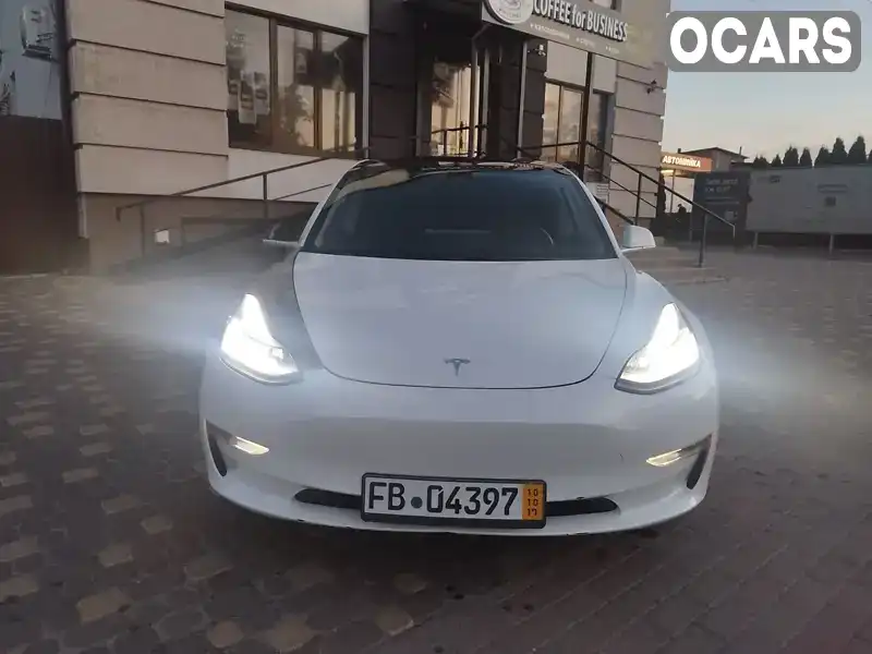 Седан Tesla Model 3 2018 null_content л. Автомат обл. Винницкая, Винница - Фото 1/21