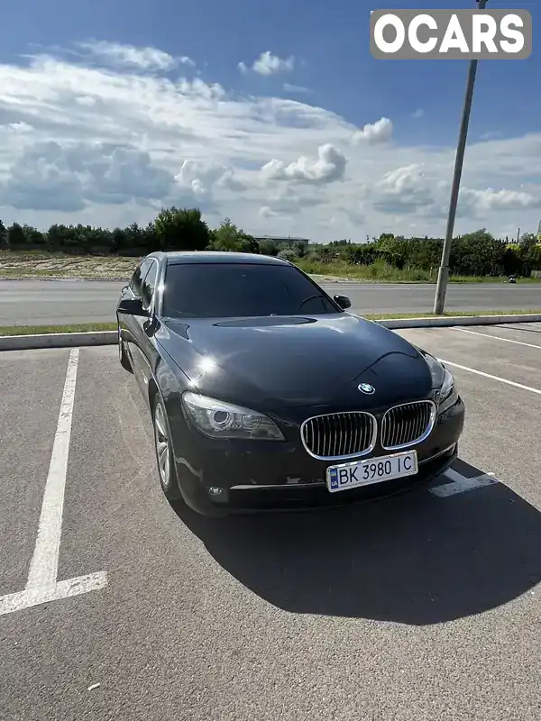 Седан BMW 7 Series 2012 2.98 л. Автомат обл. Ровенская, Ровно - Фото 1/21