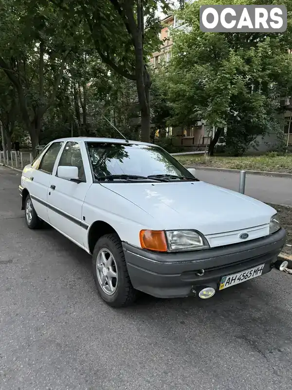 Хэтчбек Ford Escort 1992 1.3 л. Ручная / Механика обл. Днепропетровская, Днепр (Днепропетровск) - Фото 1/18