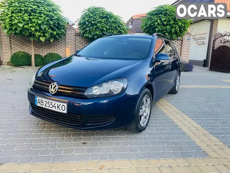 Универсал Volkswagen Golf 2012 1.6 л. Автомат обл. Винницкая, Тульчин - Фото 1/21