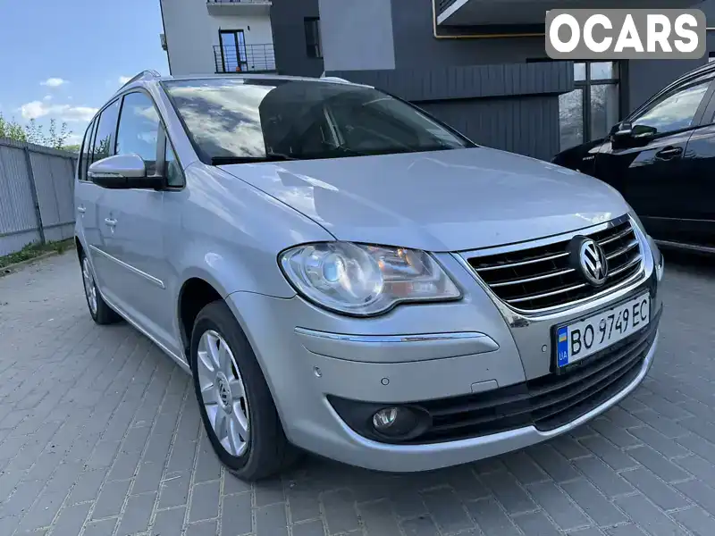 Минивэн Volkswagen Touran 2010 2 л. Ручная / Механика обл. Тернопольская, Кременец - Фото 1/21