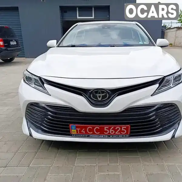 Седан Toyota Camry 2019 2.5 л. Автомат обл. Днепропетровская, Днепр (Днепропетровск) - Фото 1/17