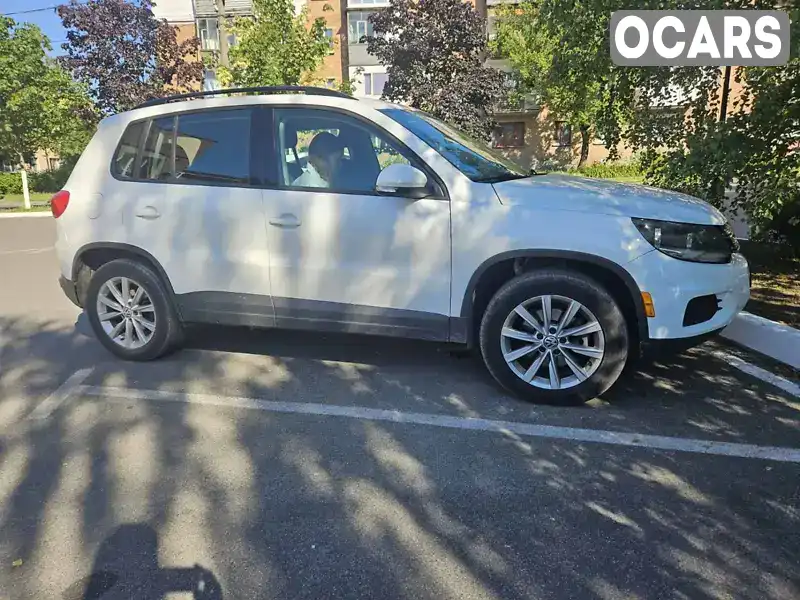 Позашляховик / Кросовер Volkswagen Tiguan 2017 2 л. Автомат обл. Київська, Фастів - Фото 1/12