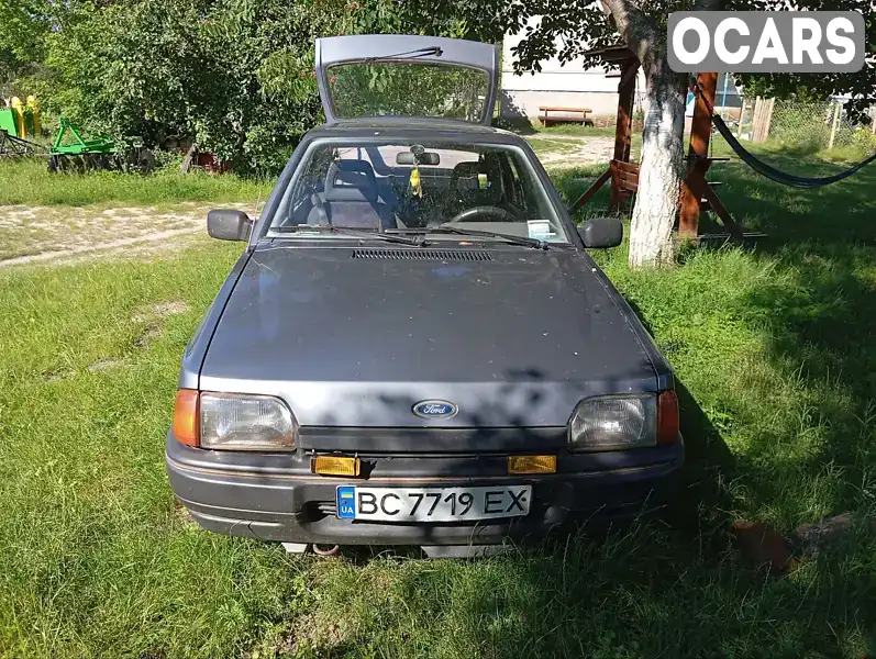 Хэтчбек Ford Escort 1989 1.3 л. Ручная / Механика обл. Ровенская, location.city.kozyn - Фото 1/5