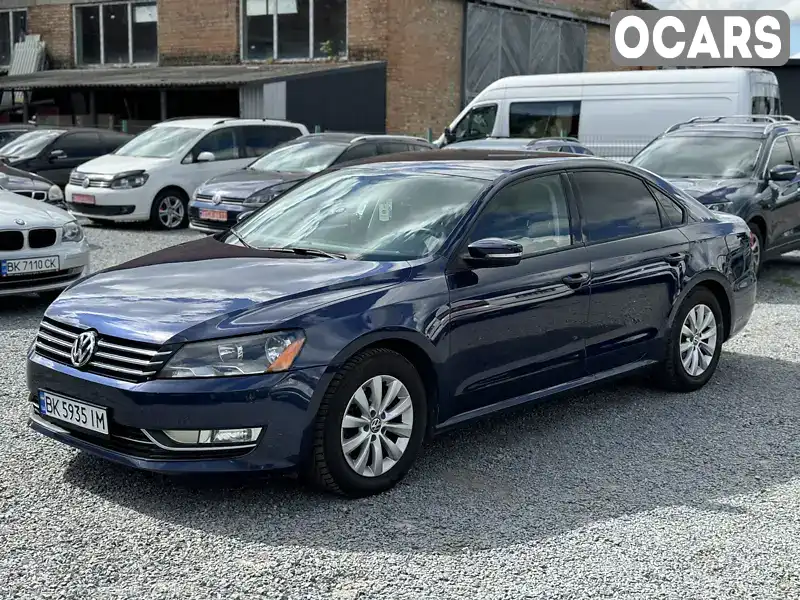 Седан Volkswagen Passat 2012 2.48 л. Автомат обл. Ровенская, Ровно - Фото 1/21