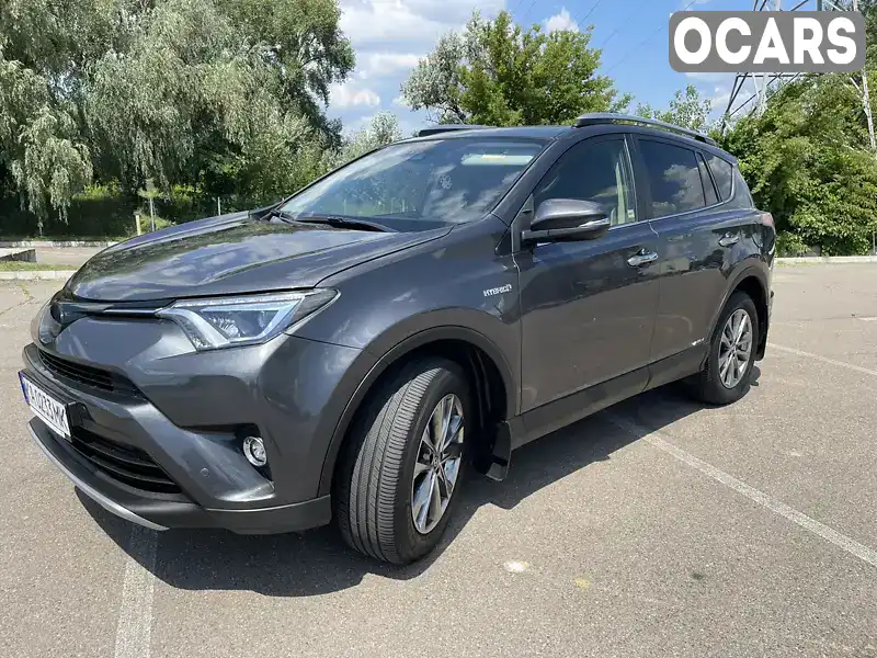 Внедорожник / Кроссовер Toyota RAV4 2017 2.5 л. Автомат обл. Киевская, Киев - Фото 1/21