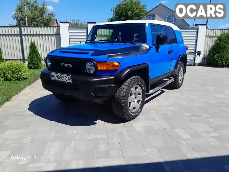 Внедорожник / Кроссовер Toyota FJ Cruiser 2008 4 л. Автомат обл. Киевская, Киев - Фото 1/21