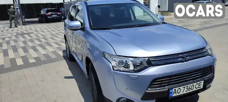 Внедорожник / Кроссовер Mitsubishi Outlander 2014 2 л. Автомат обл. Закарпатская, Ужгород - Фото 1/10