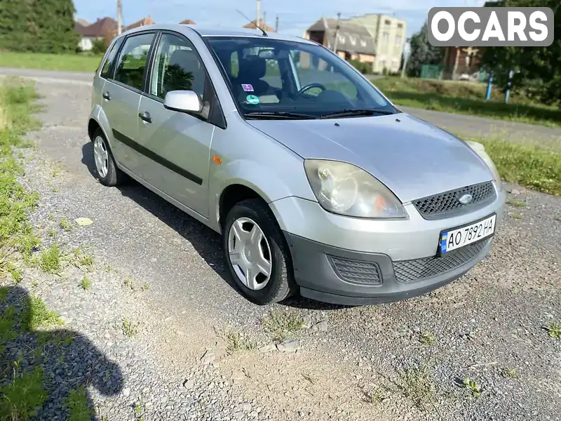 Хэтчбек Ford Fiesta 2006 1.4 л. Ручная / Механика обл. Закарпатская, Мукачево - Фото 1/10