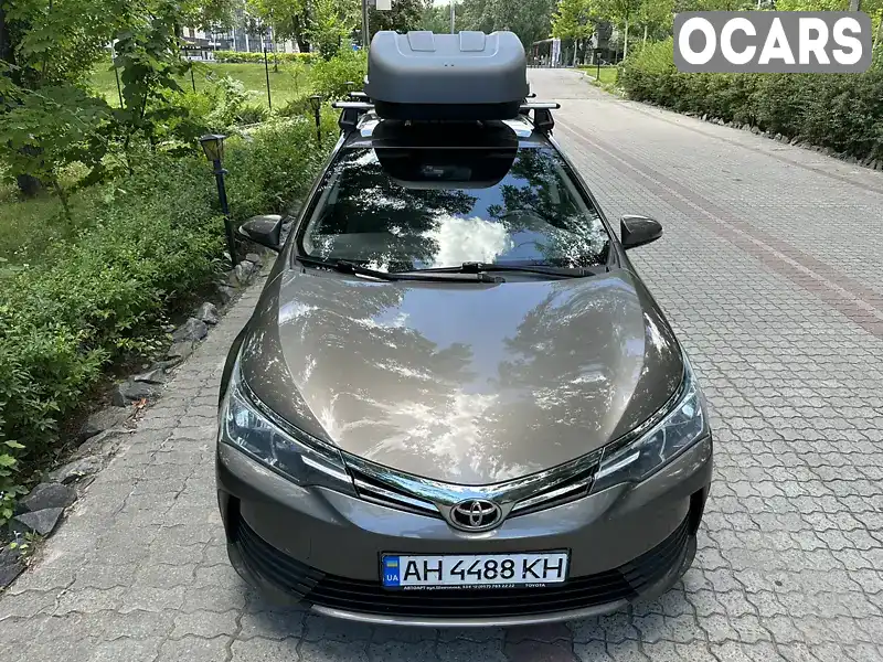 Седан Toyota Corolla 2018 1.3 л. Ручная / Механика обл. Днепропетровская, Днепр (Днепропетровск) - Фото 1/14