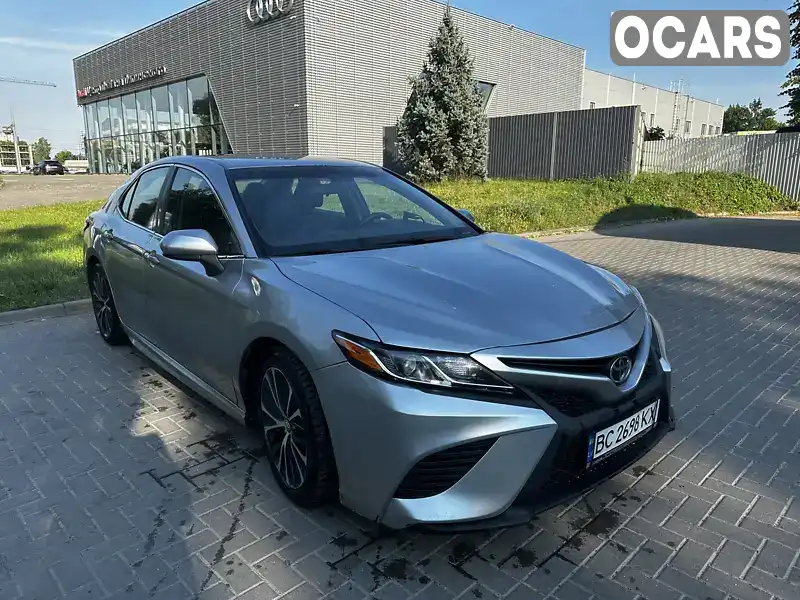 Седан Toyota Camry 2018 2.49 л. Автомат обл. Львівська, Львів - Фото 1/19