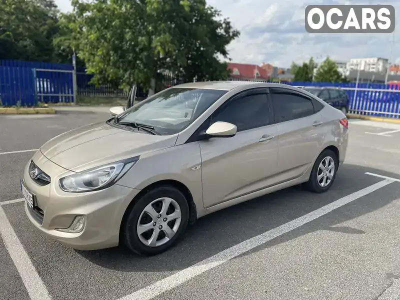 Седан Hyundai Accent 2013 1.4 л. Автомат обл. Закарпатская, Ужгород - Фото 1/17