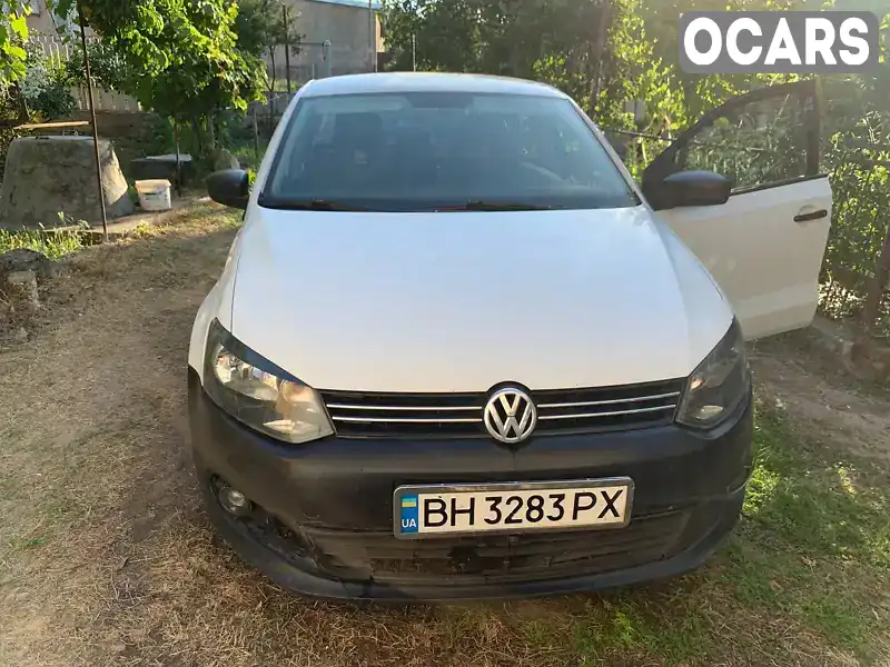 Седан Volkswagen Polo 2011 1.6 л. Ручна / Механіка обл. Одеська, Іванівка - Фото 1/21