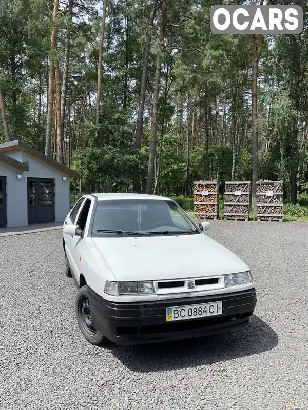 Седан SEAT Toledo 1993 1.6 л. Ручная / Механика обл. Ровенская, Вараш (Кузнецовск) - Фото 1/8