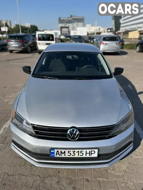 Седан Volkswagen Jetta 2015 1.98 л. Ручна / Механіка обл. Житомирська, Черняхів - Фото 1/15