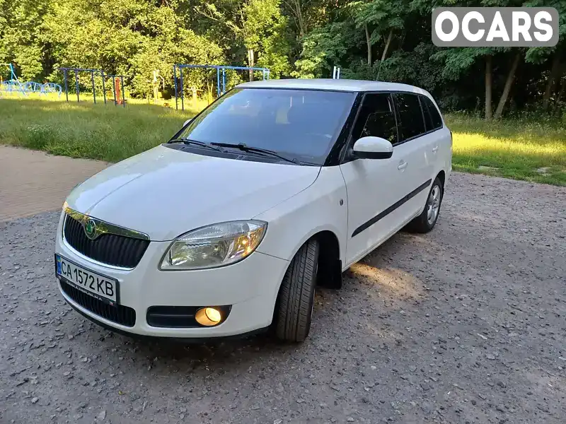 Универсал Skoda Fabia 2009 1.39 л. Ручная / Механика обл. Киевская, Яготин - Фото 1/19