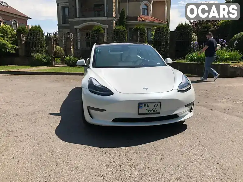 Седан Tesla Model 3 2021 null_content л. Автомат обл. Киевская, Киев - Фото 1/16