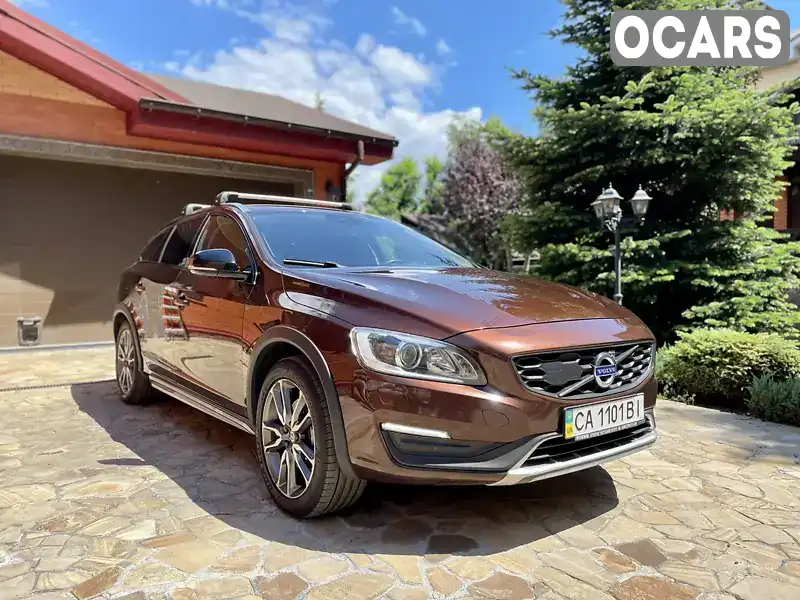 Универсал Volvo V60 Cross Country 2016 2 л. Типтроник обл. Черкасская, Черкассы - Фото 1/21