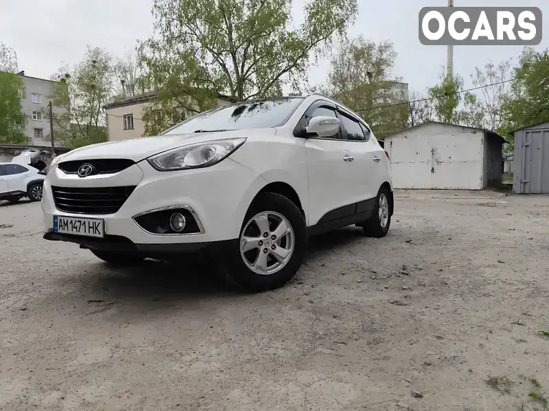 Позашляховик / Кросовер Hyundai ix35 2011 2 л. Автомат обл. Житомирська, Звягель - Фото 1/18