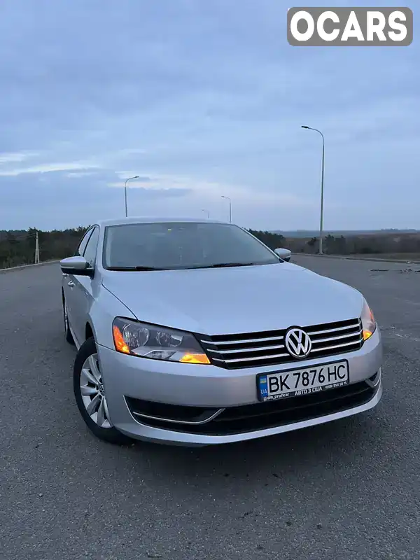 Седан Volkswagen Passat 2014 1.8 л. Автомат обл. Ровенская, Ровно - Фото 1/21