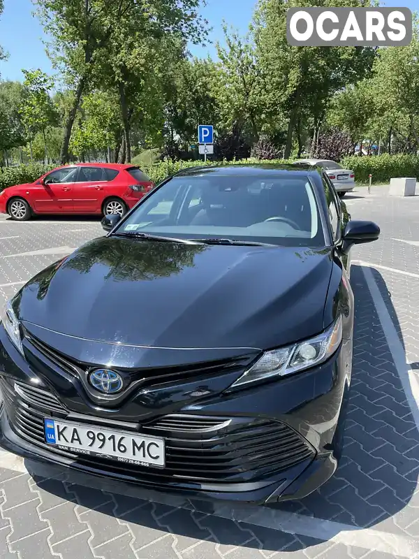 Седан Toyota Camry 2020 2.49 л. Автомат обл. Киевская, Киев - Фото 1/13