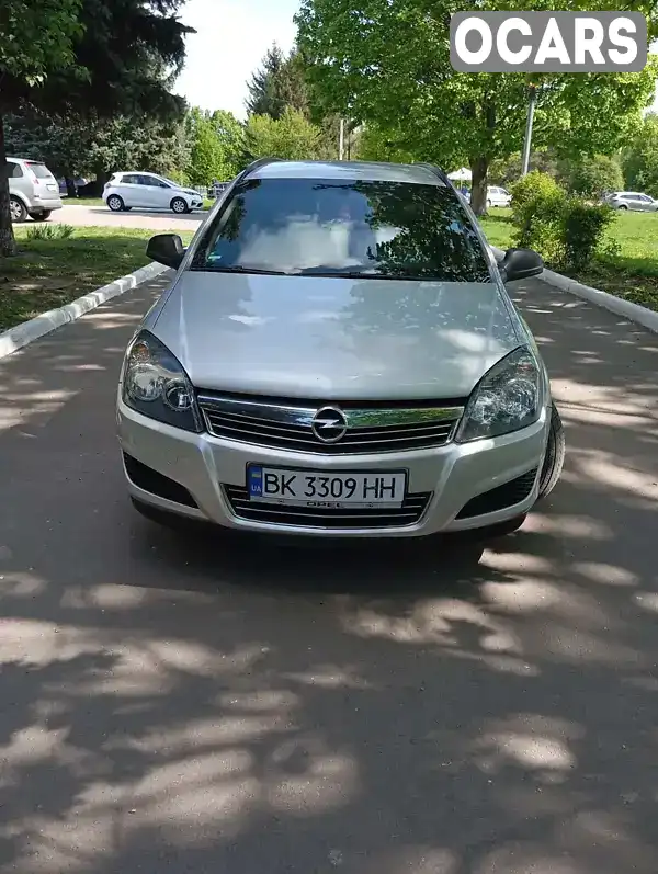 Універсал Opel Astra 2010 1.7 л. Ручна / Механіка обл. Рівненська, Рівне - Фото 1/21
