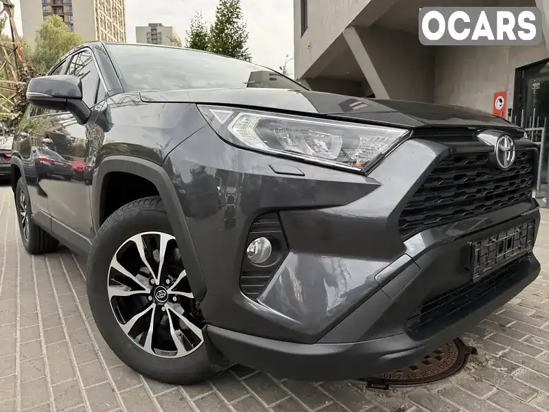 Позашляховик / Кросовер Toyota RAV4 2020 2 л. Автомат обл. Київська, Київ - Фото 1/21