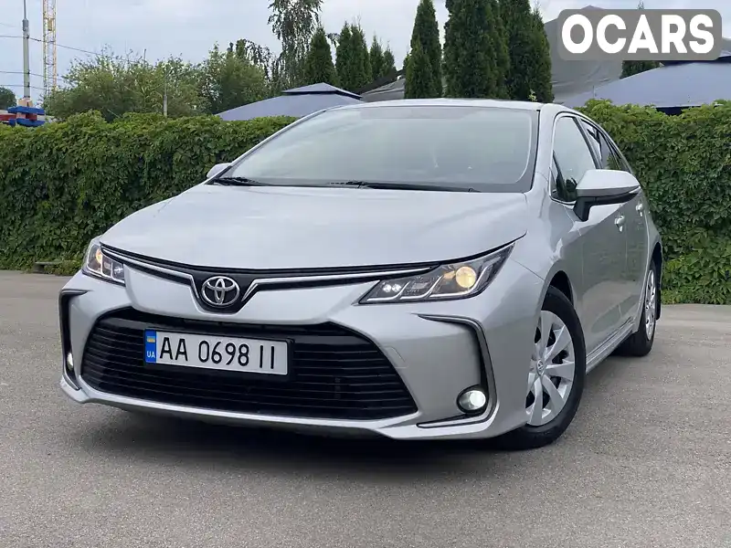 Седан Toyota Corolla 2019 1.6 л. Ручная / Механика обл. Киевская, Киев - Фото 1/21