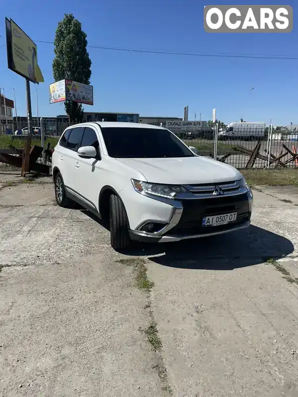 Позашляховик / Кросовер Mitsubishi Outlander 2016 2.4 л. Автомат обл. Київська, Київ - Фото 1/6