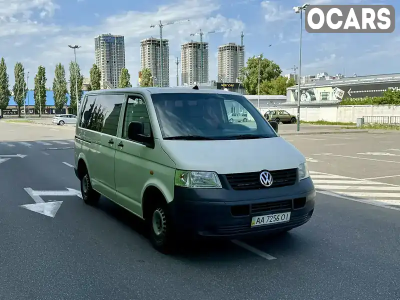 Минивэн Volkswagen Transporter 2008 2.5 л. Ручная / Механика обл. Киевская, Киев - Фото 1/8