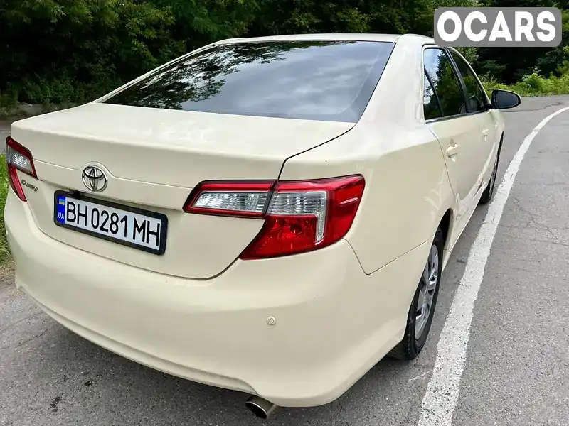 Седан Toyota Camry 2013 2.5 л. Автомат обл. Львовская, Львов - Фото 1/21