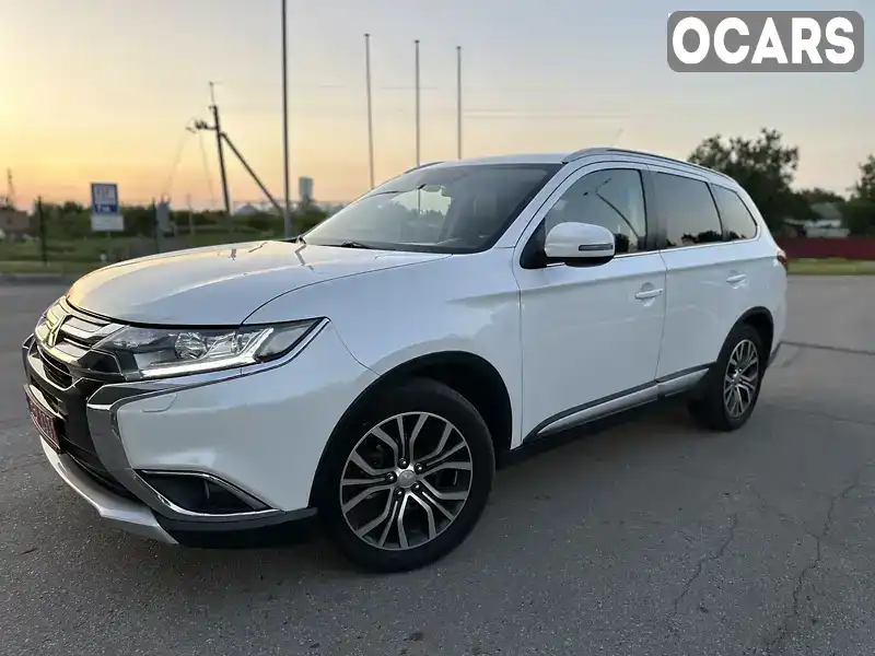 Внедорожник / Кроссовер Mitsubishi Outlander 2016 2.2 л. Автомат обл. Полтавская, Миргород - Фото 1/21