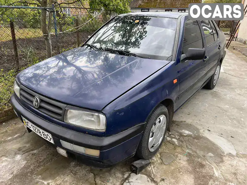 Седан Volkswagen Vento 1993 1.8 л. Ручна / Механіка обл. Львівська, Червоноград - Фото 1/7